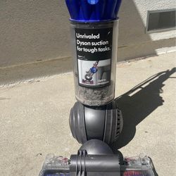 DYSON BALL ANIMAL 2 corded UPRIGHT VACUUM CLEANER