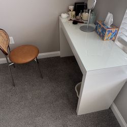 IKEA Dressing Table (with small Drawers) With Glass On The Top 