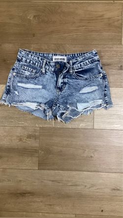 🌊 Acid Wash Distressed Denim Cut-Offs 🌊