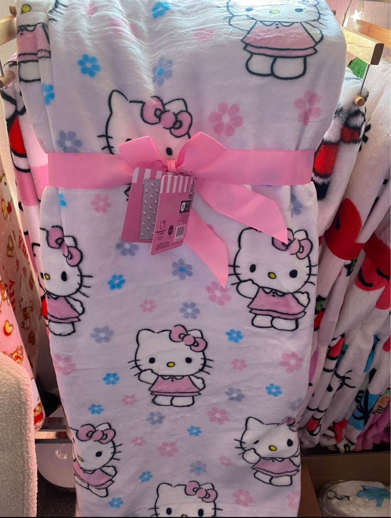 Hello Kitty Daisy blanket 