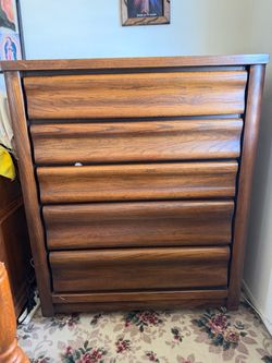 Solid Wood 5-Drawer Tall Dresser / Chest