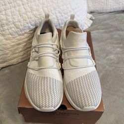 Women’s Mark Mason Modern Jogger Shoes Size 9.5
