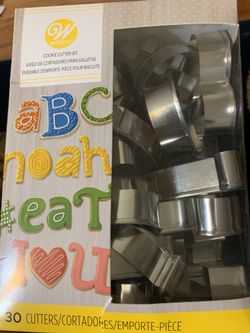 Wilton Metal Cookie Cutters (new In Box)