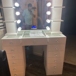 New Bluetooth Makeup Vanity