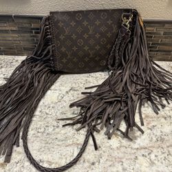 LV Refurbished purse