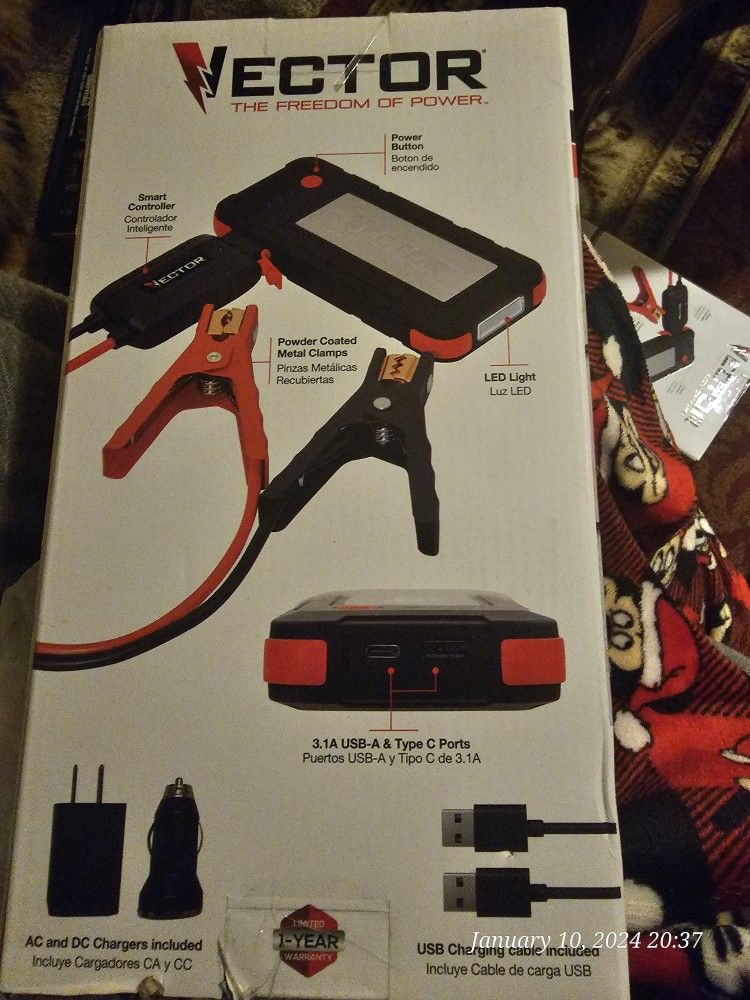 Vector 1600A Lithium Jump Starter/USB Power Bank for Sale in Glendale
