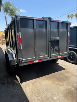 Smooth dump trailer