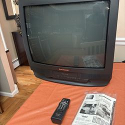 Brand new Panasonic PVQ 210 TV VCR combo 25 inch diagonal without box