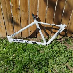 XÇ6 Giant North Rock Frame 27.9 Inch