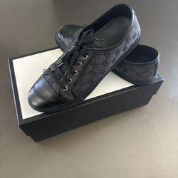 Men’s Gucci Shoes Black Color Size 9.