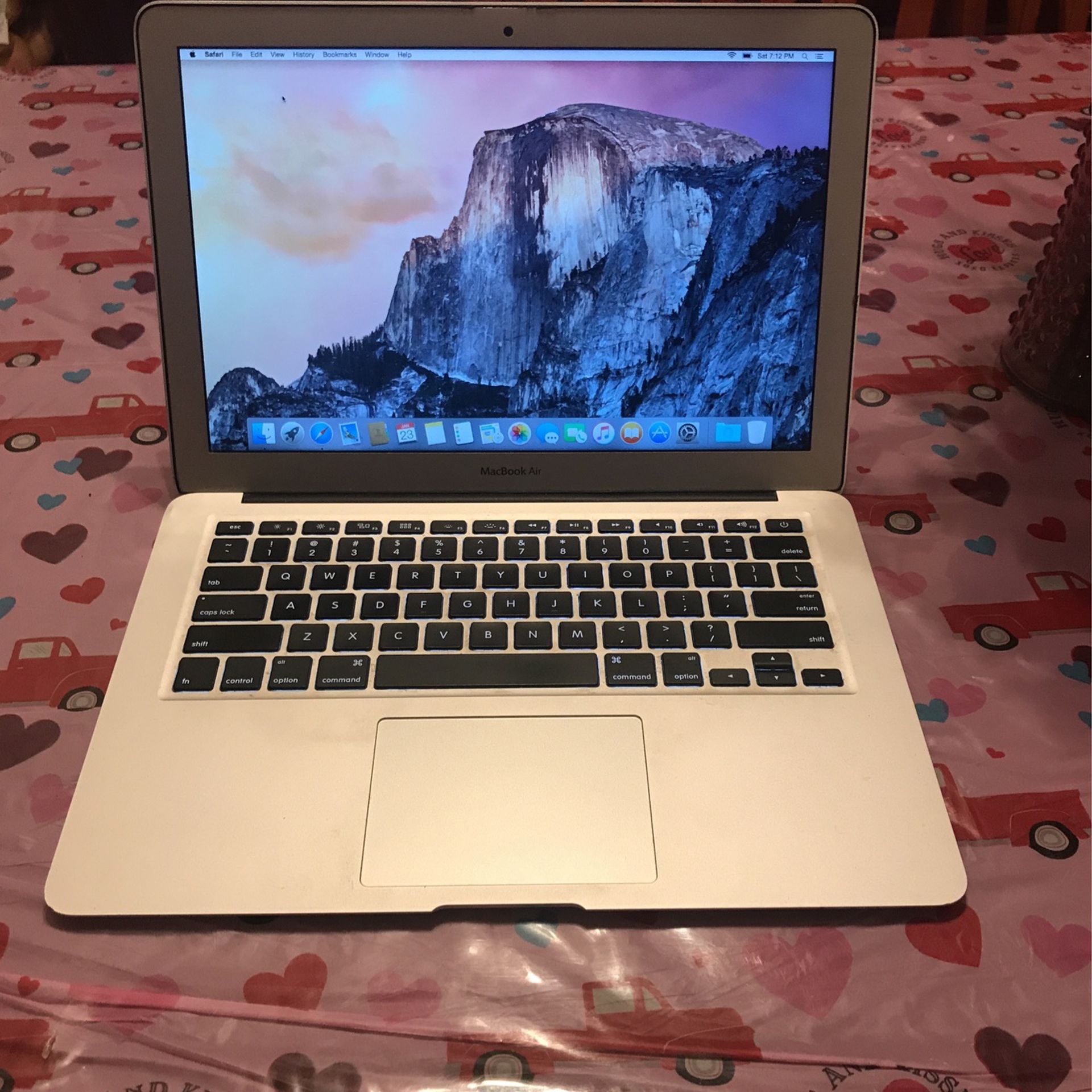 Apple MacBook Air 2015 13-inch Core i5