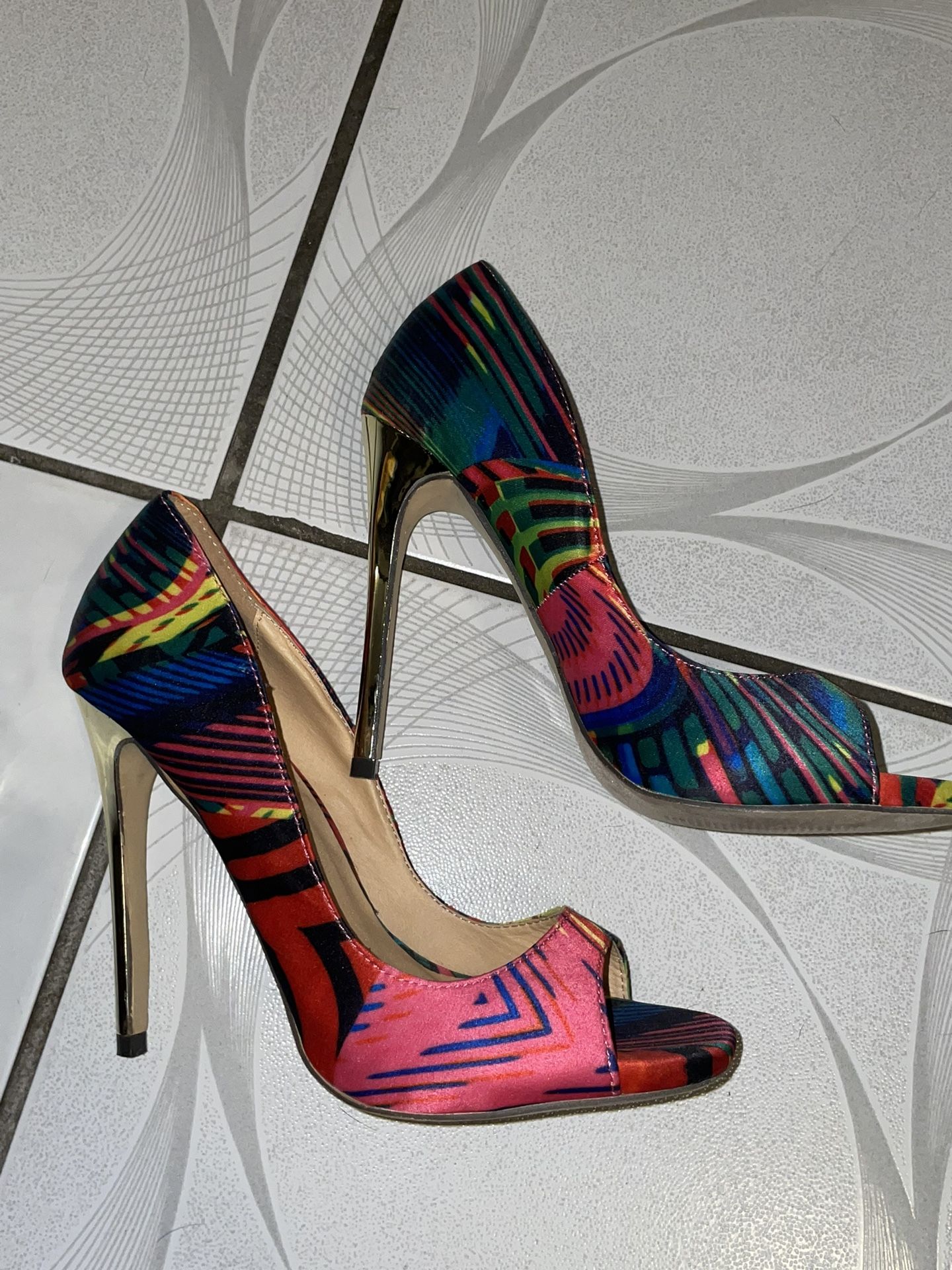 Shoe Dazzle Gold Rainbow Heels