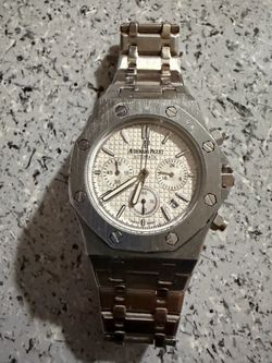 Nice watch use lightly