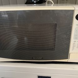 Microwave Works Fine  Sharp 