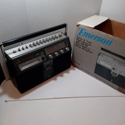 EMERSON STEREO (8) TRACK PLAYER/RECIRDER WITH AM/FM STEREO RADIO AND MIXING MICROPHONE