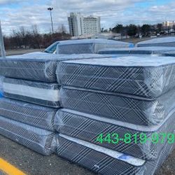 Queen Mattress - Double Sized - Come With Free Box Spring - Free Delivery 🚚 Today