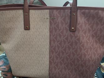 Micheal Kors 100% Authentic Large Purse… Great Condition