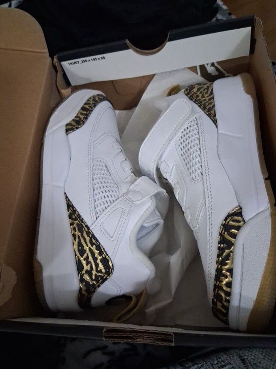 Nike Brand Spizike Low BP Sneakers