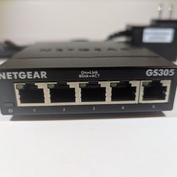 Netgear GS305v3  5 Port Ethernet Hub