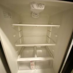 Black Top Freezer FRIGIDAIRE Refrigerator 
