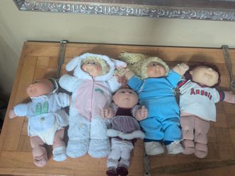 5 Cabbage patch dolls