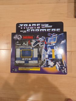 Transformers 40th Anniversary Soundwave