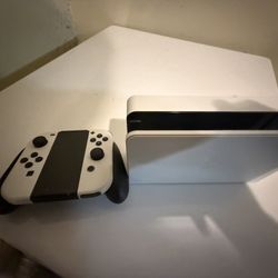 Switch Joycons/ Dock