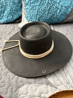 Beautiful Peter Grimm women’s hat