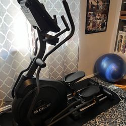 SOLE E25 Elliptical Trainer