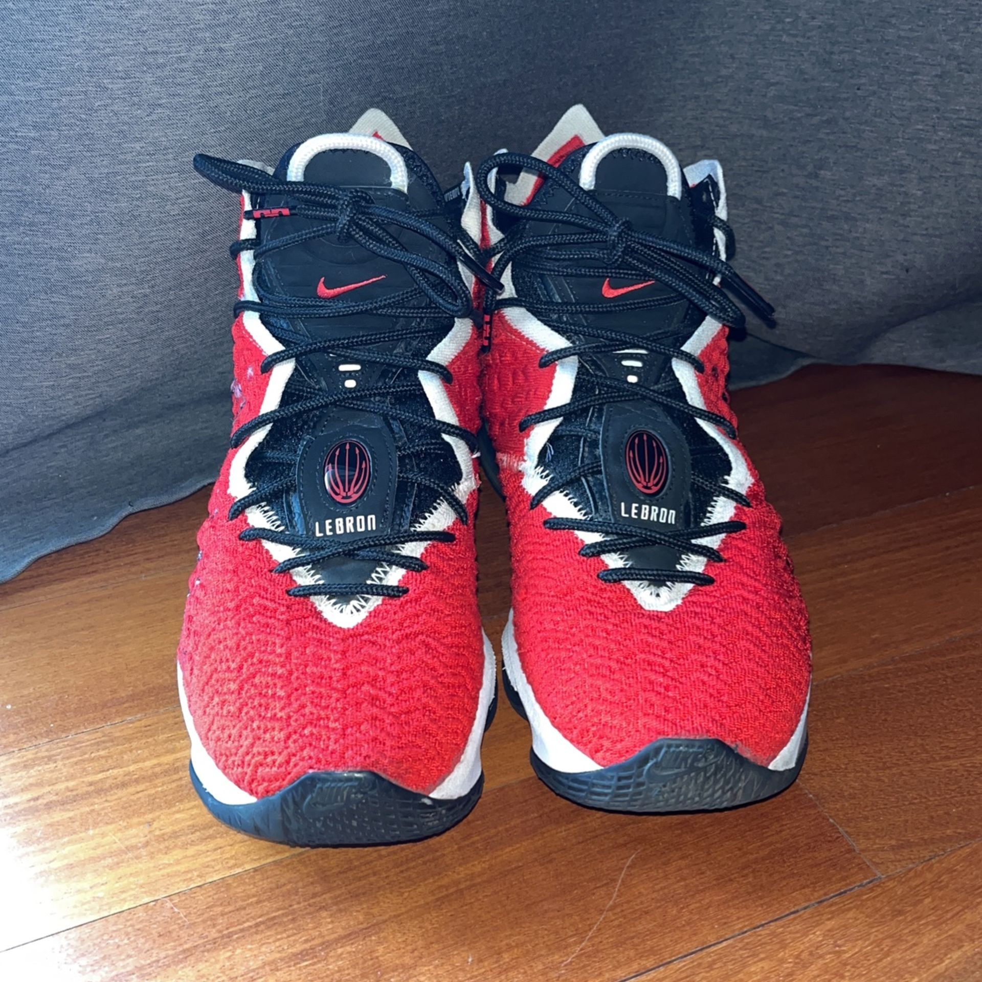 Lebron 17 University Red