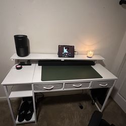 Entire Desk And Gaming Chair