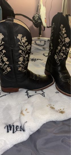 Black Leather Floral Square tor Boots