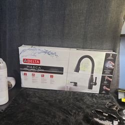 Delta  Marca Kitchen Sink Faucet 