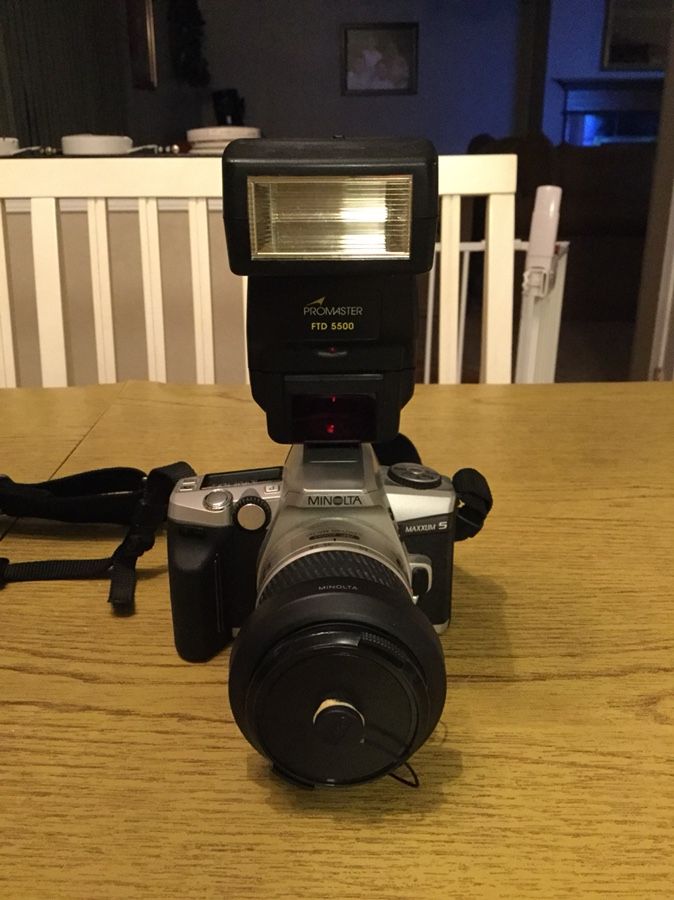 Minolta Maxxum 5 35mm Film Camera w/ AF 28-80mm Lens and Promaster FTD 5500 Flash
