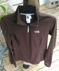Woman's Northface Fleece