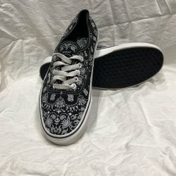 Vans Black And White Print Paisley Men’s Size 10, Hardly Worn 