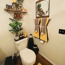 New Show Unit Decor Items Bundle Deal