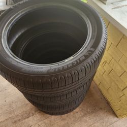 Michellin 225/50/r18 300