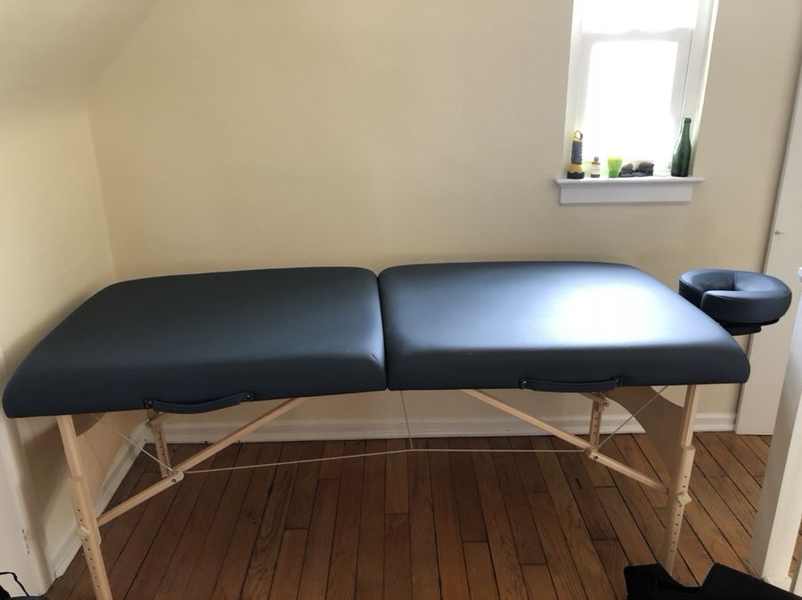 EarthLite Harmony DX Portable Massage Table w/carry bag