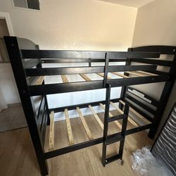 Wood bunk beds - Twin With Mattresses 