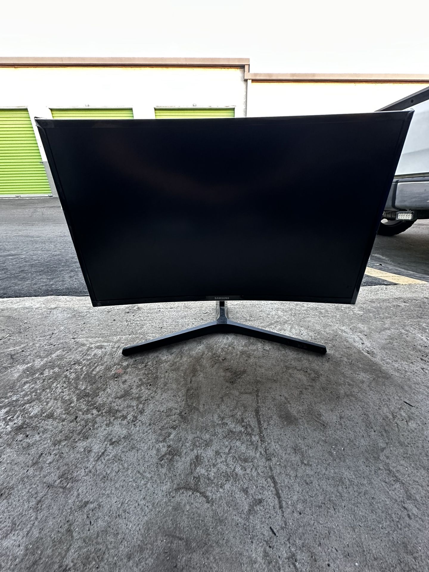 Samsung Curve Monitor