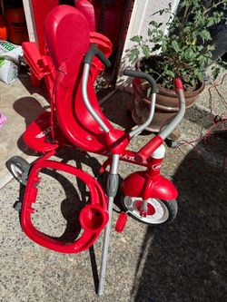 Radio flyer learner tricycle.