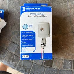 Photo Control, Stem, And Swivel Mount