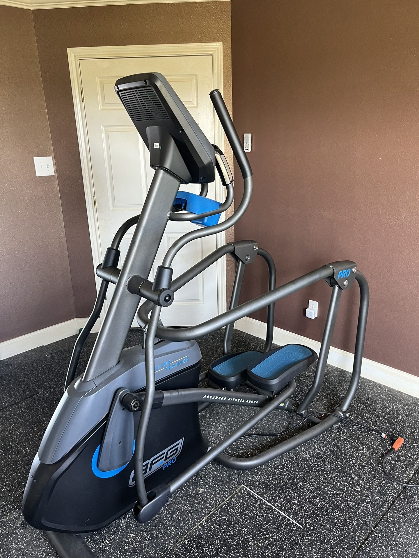 AFG Elliptical Machine in excellent condition for Sale in Arcadia TX OfferUp