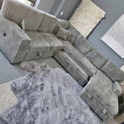 🚨 WEEKEND SPECIAL – SECTIONALS ON SALE! 🚨