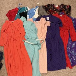 Lot of 113+ Women’s Clothing - Lots of Vintage