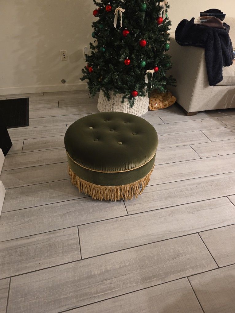 Jennifer Taylor Home Yolanda Round Upholstered Accent Ottoman