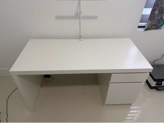 White Office Desk