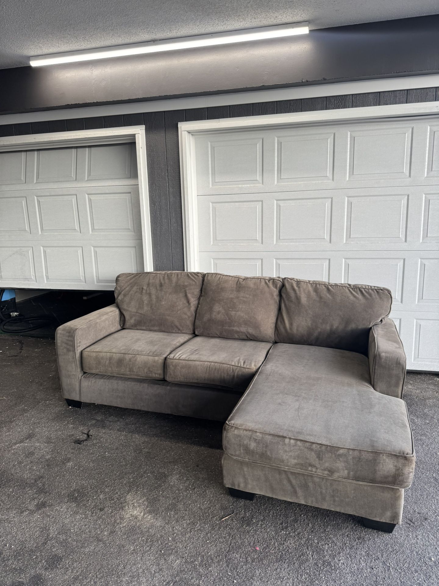 Tan/Brown Sectional Couch Sofa 