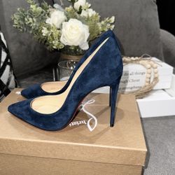 NWT CHRISTIAN LOUBOUTIN  SIZE 36